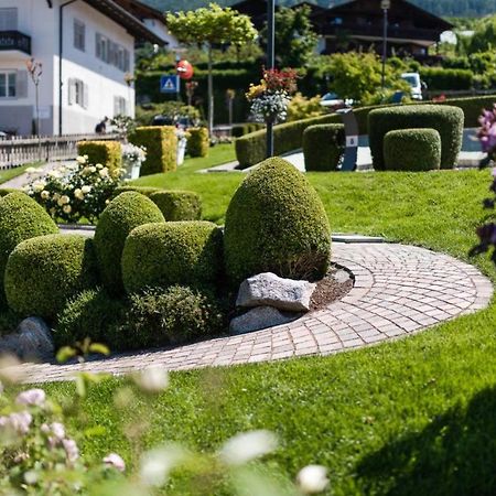 Hotel Garni Lichtenau Schenna Bagian luar foto