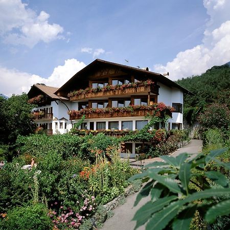 Hotel Garni Lichtenau Schenna Bagian luar foto
