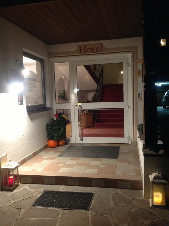 Hotel Garni Lichtenau Schenna Bagian luar foto